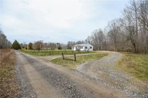 4395 Lockmorr Ln, Gloucester, VA 23061 photo 25