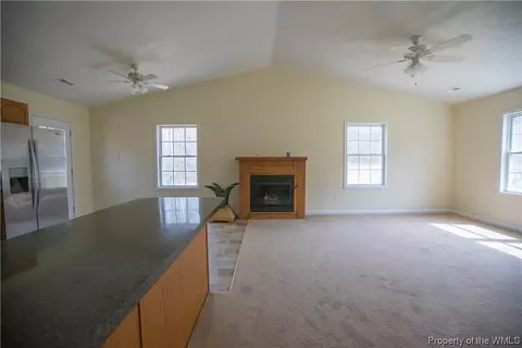 4395 Lockmorr Ln, Gloucester, VA 23061 photo 5