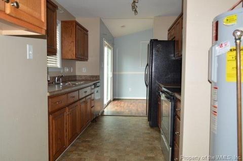 12276 Cedar Trl, Gloucester, VA 23061 photo 5