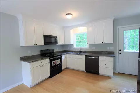 6386 Meadow Dr, Gloucester, VA 23061 photo 6
