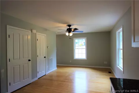 6386 Meadow Dr, Gloucester, VA 23061 photo 3