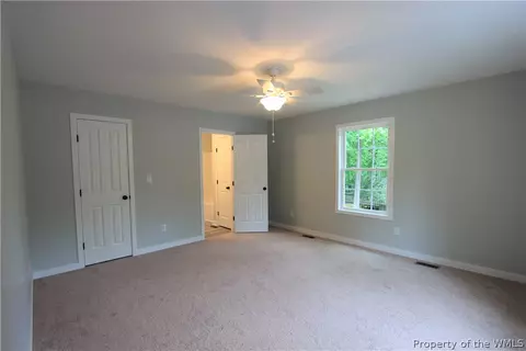 6386 Meadow Dr, Gloucester, VA 23061 photo 7