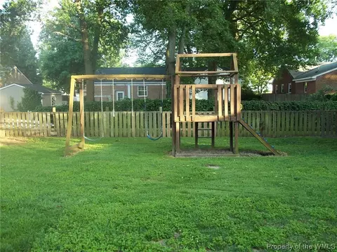 206 Roberta Dr, Hampton, VA 23666 photo 3