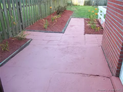 206 Roberta Dr, Hampton, VA 23666 photo 5