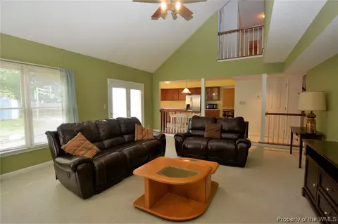 2 Tabitha Cir, Hampton, VA 23666 photo 11
