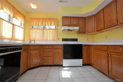 2 Tabitha Cir, Hampton, VA 23666 photo 15