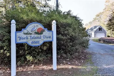 6961 Bray Rd, Hayes, VA 23072 photo 2