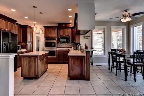 6961 Bray Rd, Hayes, VA 23072 photo 20