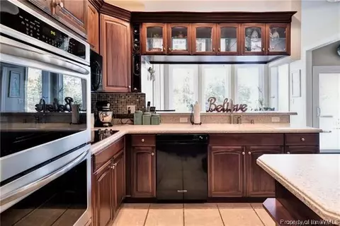 6961 Bray Rd, Hayes, VA 23072 photo 13