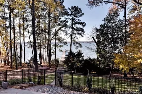 6961 Bray Rd, Hayes, VA 23072 photo 37