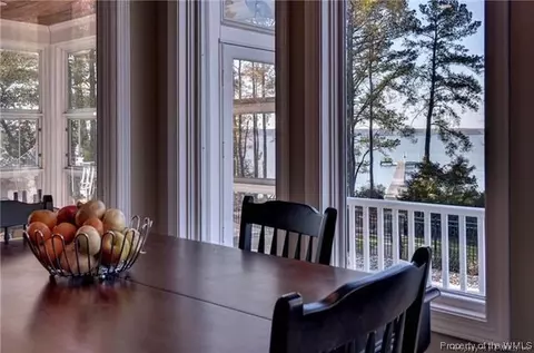 6961 Bray Rd, Hayes, VA 23072 photo 16