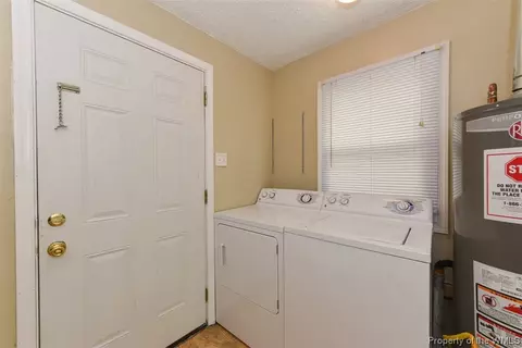 426 Hampton Roads Ave, Hampton, VA 23661 photo 11