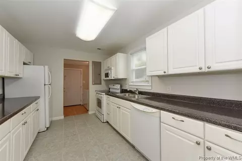 426 Hampton Roads Ave, Hampton, VA 23661 photo 3
