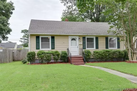 426 Hampton Roads Ave, Hampton, VA 23661 photo 2