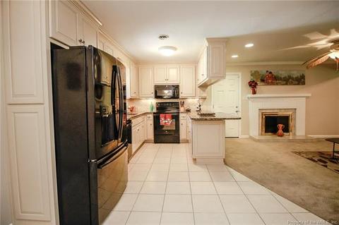 78 Tide Mill Ln, Hampton, VA 23666 photo 9