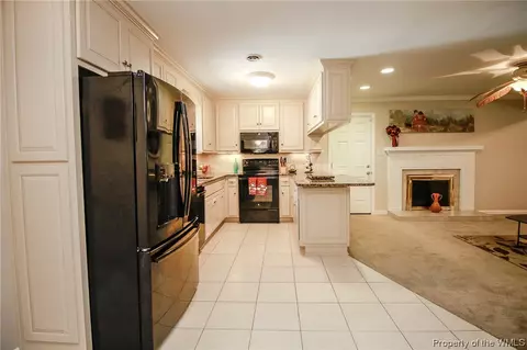 78 Tide Mill Ln, Hampton, VA 23666 photo 9