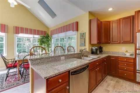 264 Patricks Xing, Williamsburg, VA 23185 photo 19