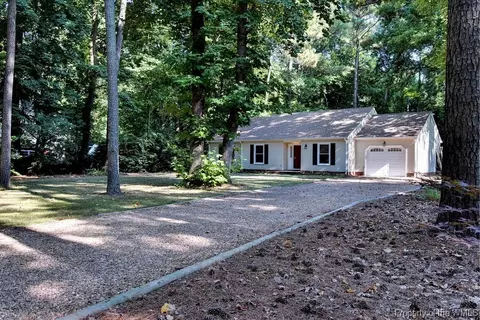 5352 Merganser Cir, Gloucester, VA 23061 photo 3
