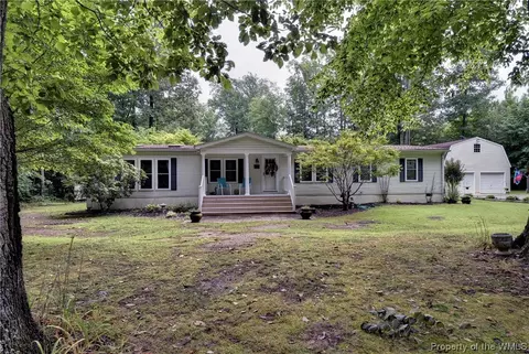 978 Reed Dr, Urbanna, VA 23175 photo 2