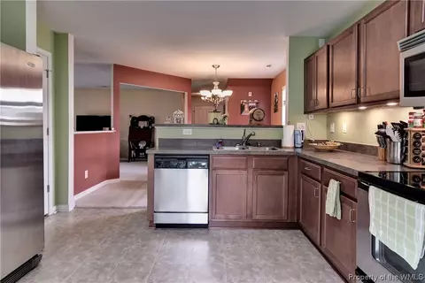 7209 Vaden Dr, Gloucester, VA 23061 photo 11
