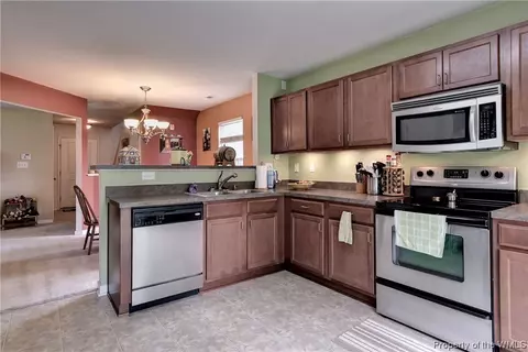 7209 Vaden Dr, Gloucester, VA 23061 photo 13