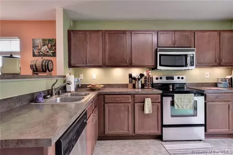 7209 Vaden Dr, Gloucester, VA 23061 photo 10