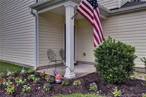 7209 Vaden Dr, Gloucester, VA 23061 photo 4