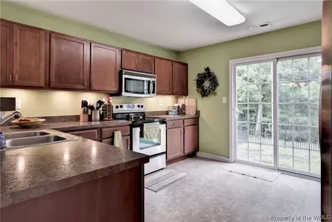 7209 Vaden Dr, Gloucester, VA 23061 photo 9