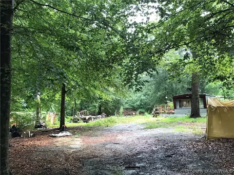 4296 Regency Dr, Saluda, VA 23149 photo 3