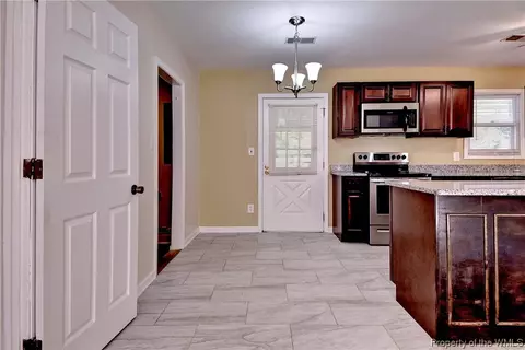 805 Lemaster Ave, Hampton, VA 23669 photo 6