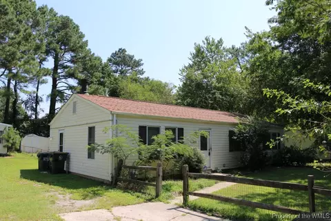 409 Goosley Rd, Yorktown, VA 23690 photo 3