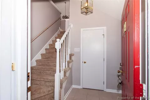 704 Queens Path, Williamsburg, VA 23185 photo 8