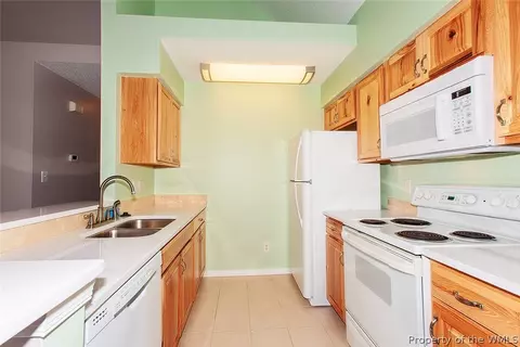 704 Queens Path, Williamsburg, VA 23185 photo 16