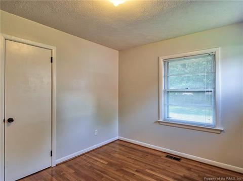 12 Prince George Dr, Hampton, VA 23669 photo 4