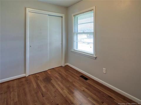 12 Prince George Dr, Hampton, VA 23669 photo 2