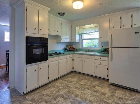 12 Prince George Dr, Hampton, VA 23669 photo 1