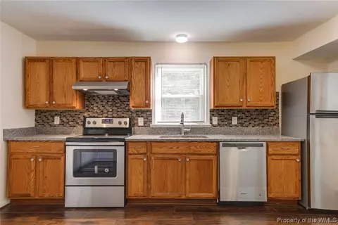 13 Kempton St, Hampton, VA 23669 photo 6