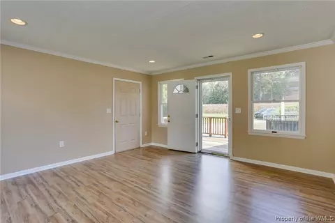 8153 Highview Dr, Gloucester, VA 23061 photo 5
