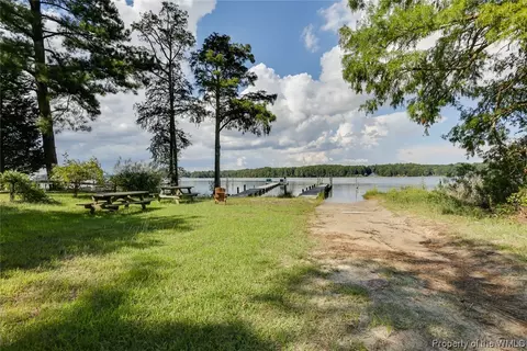 8153 Highview Dr, Gloucester, VA 23061 photo 28