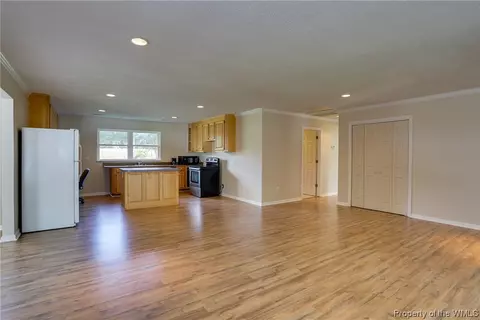 8153 Highview Dr, Gloucester, VA 23061 photo 7