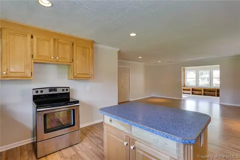 8153 Highview Dr, Gloucester, VA 23061 photo 10