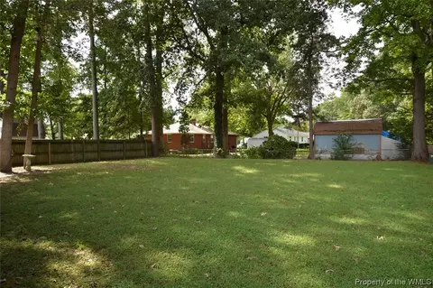 14 Phyllis Ln, Hampton, VA 23666 photo 3
