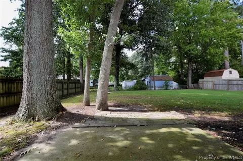 14 Phyllis Ln, Hampton, VA 23666 photo 2
