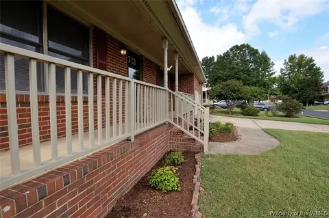 14 Phyllis Ln, Hampton, VA 23666 photo 5