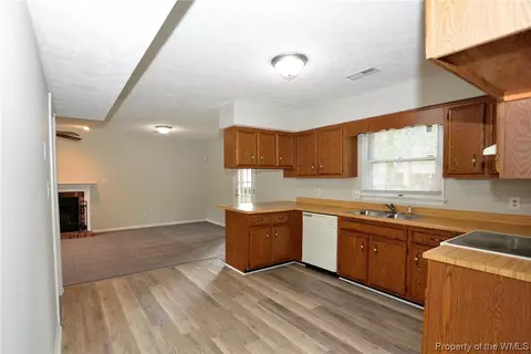 14 Phyllis Ln, Hampton, VA 23666 photo 17