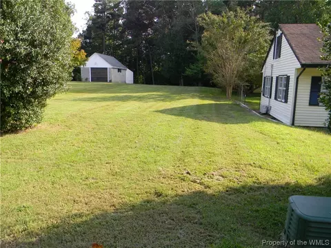 128 Mimosa Dr, Williamsburg, VA 23185 photo 2