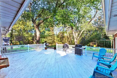 100 E Pinecrest Rd, Wakefield, VA 23888 photo 7