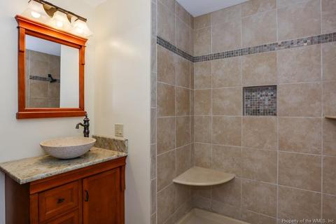299 Concord Dr, Hampton, VA 23666 photo 18