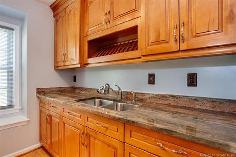 2 Covenant Ct, Hampton, VA 23666 photo 4