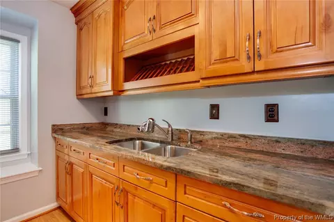 2 Covenant Ct, Hampton, VA 23666 photo 4